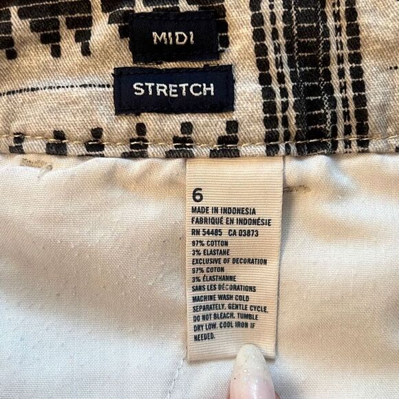 American Eagle Women's Geometric Stretch Chino Shorts - Picture 7 of 7